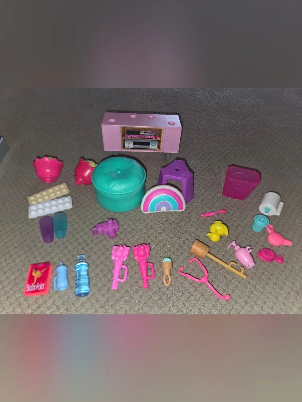Barbie 29 piece lot of playset accessories for bathroom livingroom/dorm kitchen